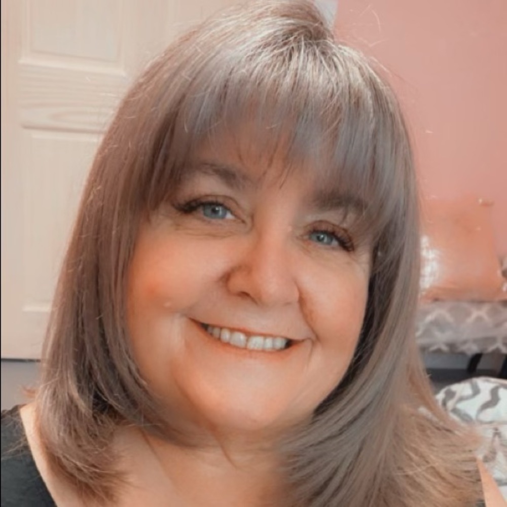 Meet your Posher, Lori